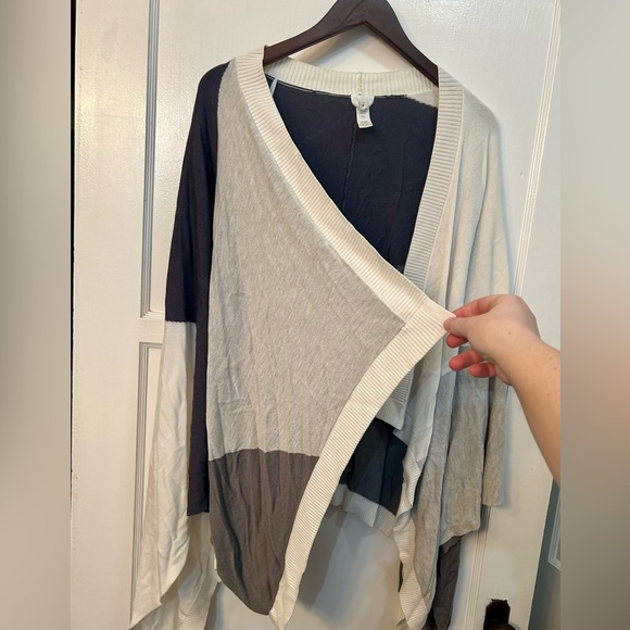 Lululemon Hatha Color-Blocked Knit Wrap - OS - Picture 4 of 6